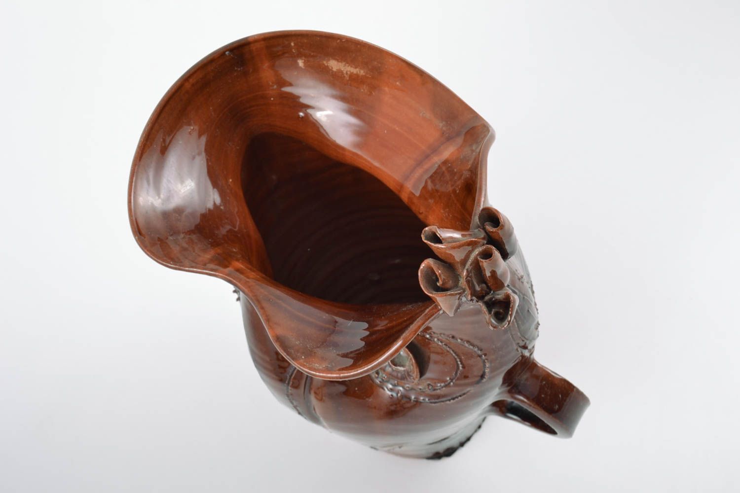 Vase en argile recouvert de glaçure brun foncé avec deux anses fait main photo 5
