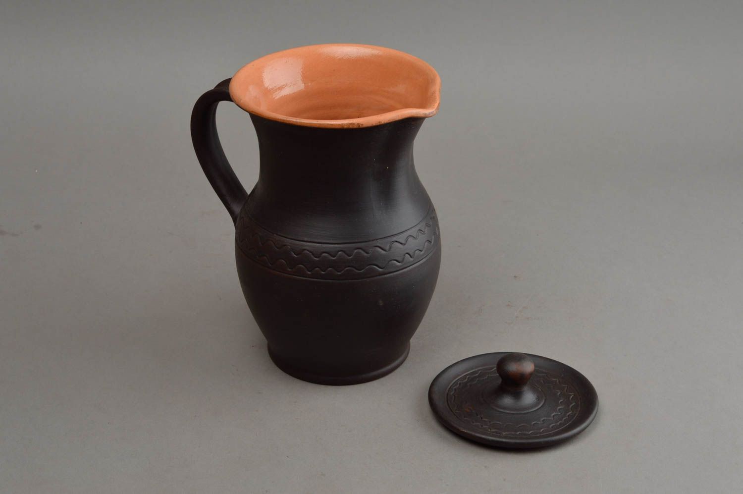 Jolie cruche en céramique avec couvercle pour eau lait vin faite main marron photo 7
