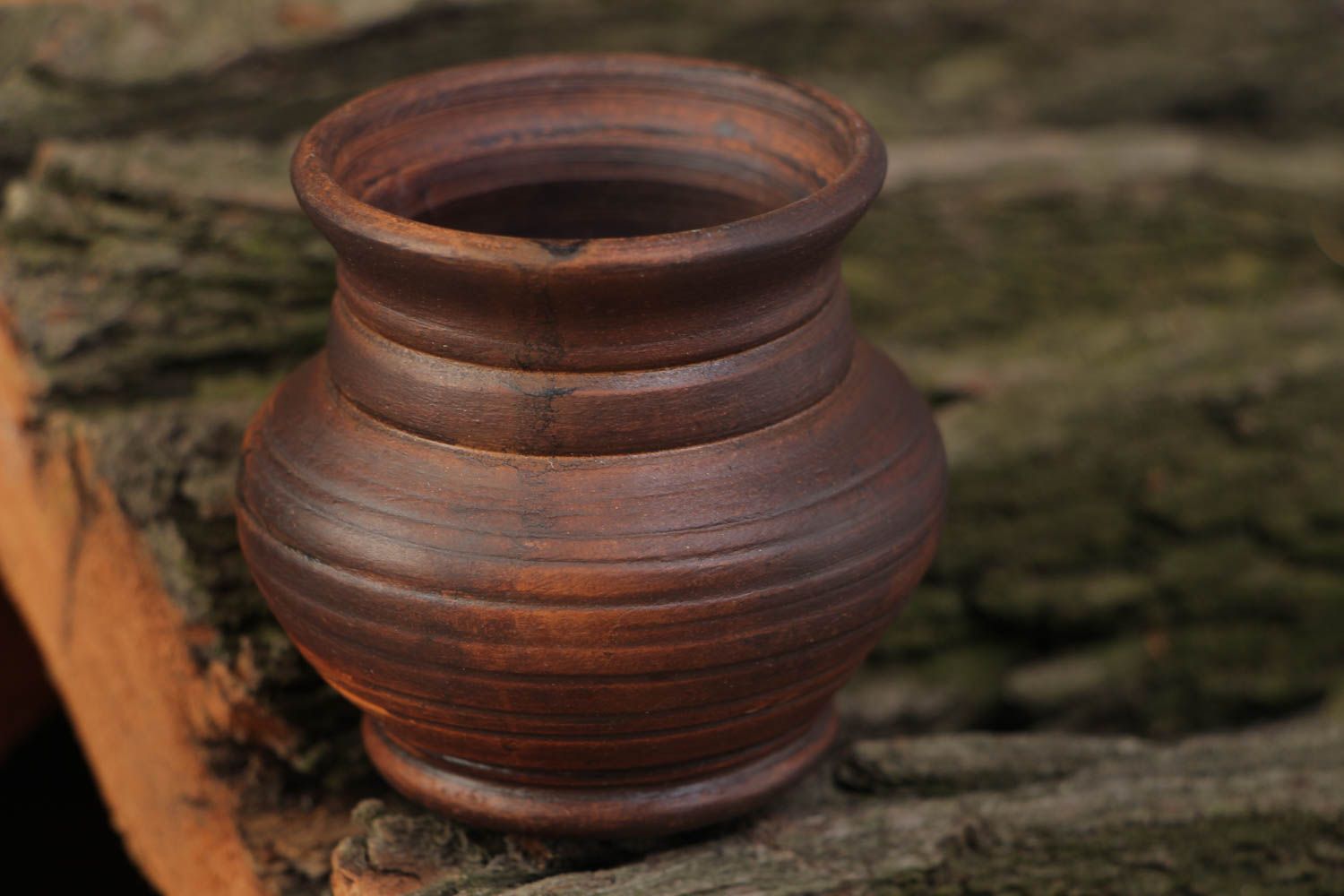 Small handmade ceramic pot for sauce and cream kilned with milk photo 1