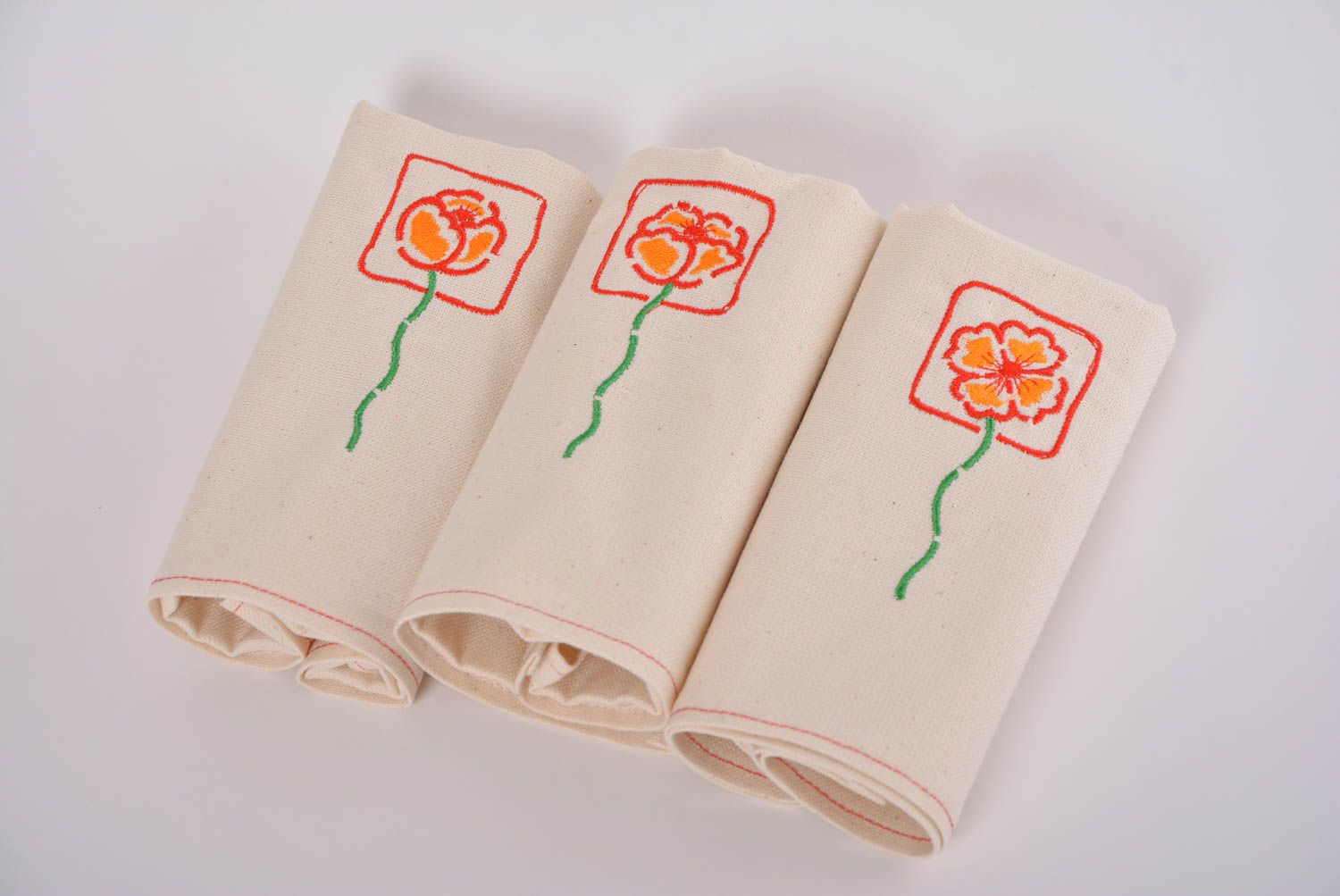 Set of 3 handmade designer semi linen cloth napkins with embroidered flowers photo 4