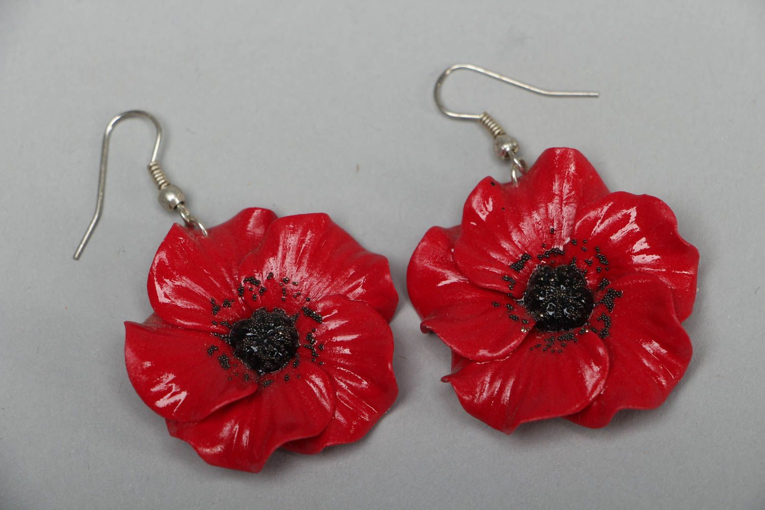 Polymer clay earrings in the shape of red poppies photo 1