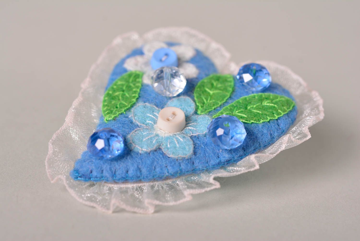 Broche coeur bleu faite main Accessoire femme feutre avec fleurs Cadeau femme photo 5