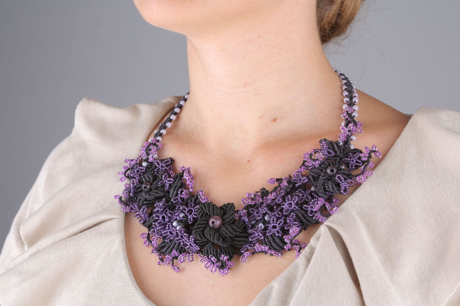 Flower necklace woven using ankars ad macrame weaving photo 1