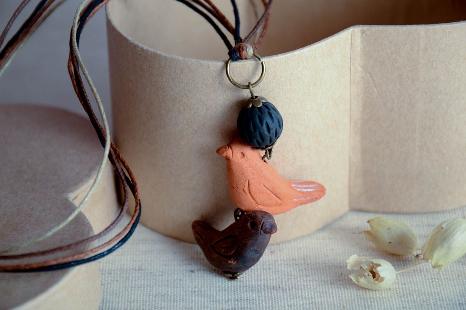 Handmade Schmuck Damen Anhänger Accessoire für Frauen Schmuck aus Keramik Vögel foto 1