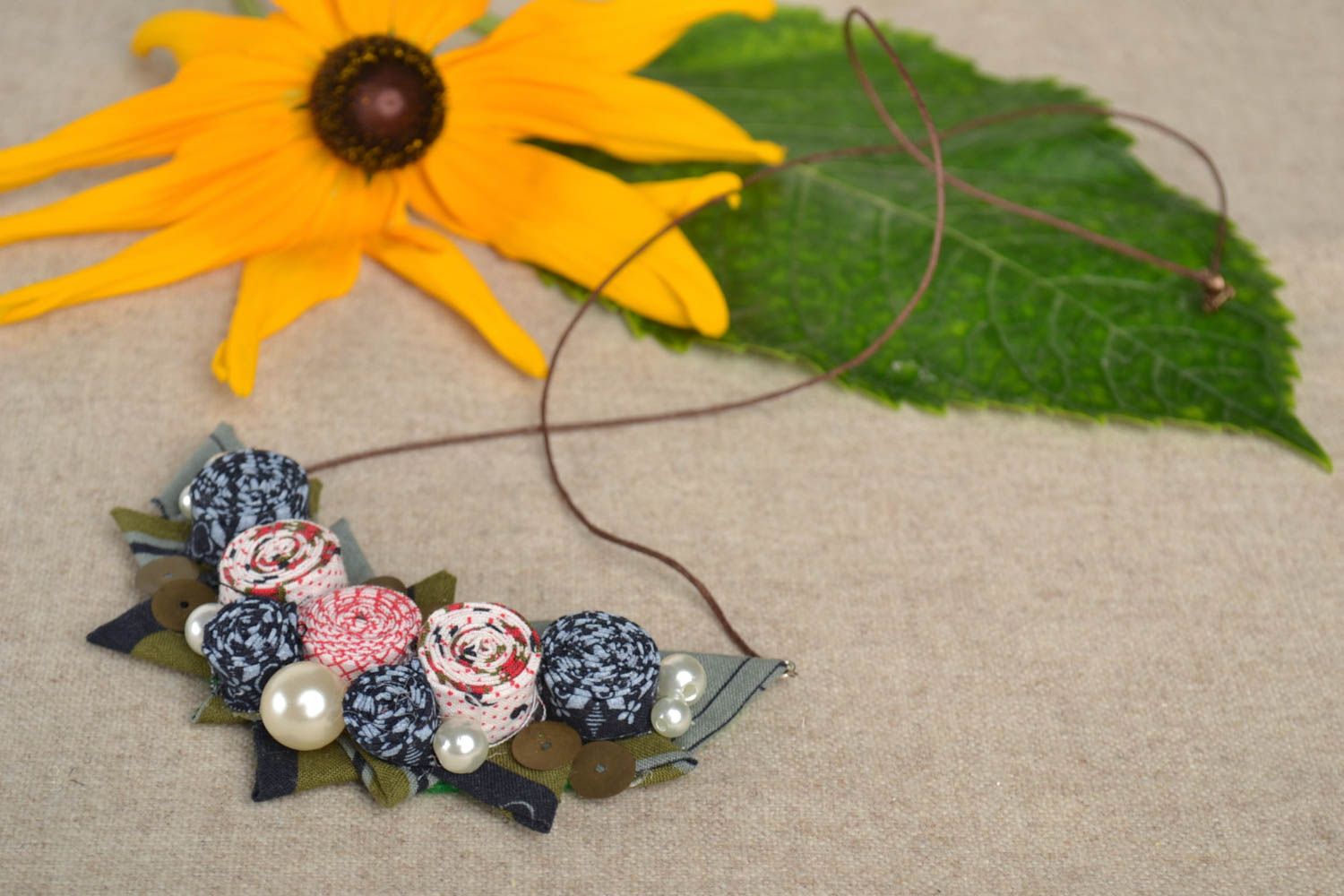 Handmade Blumen Collier Modeschmuck Halskette Geschenk für Frauen aus Textil foto 1