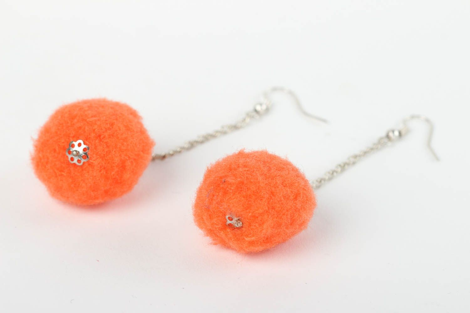 Boucles d'oreilles boules orange Bijou fait main en laine Cadeau pour femme photo 3