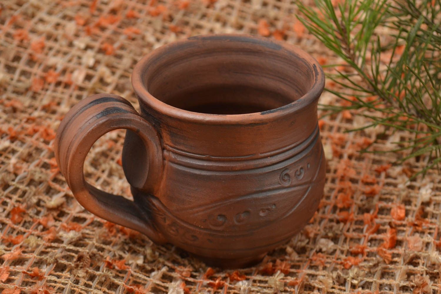 Large clay classic teacup with handle and simple village pattern 0,49 lb photo 1