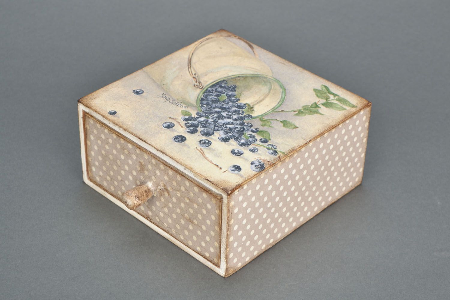 Blueberry decorative box photo 3