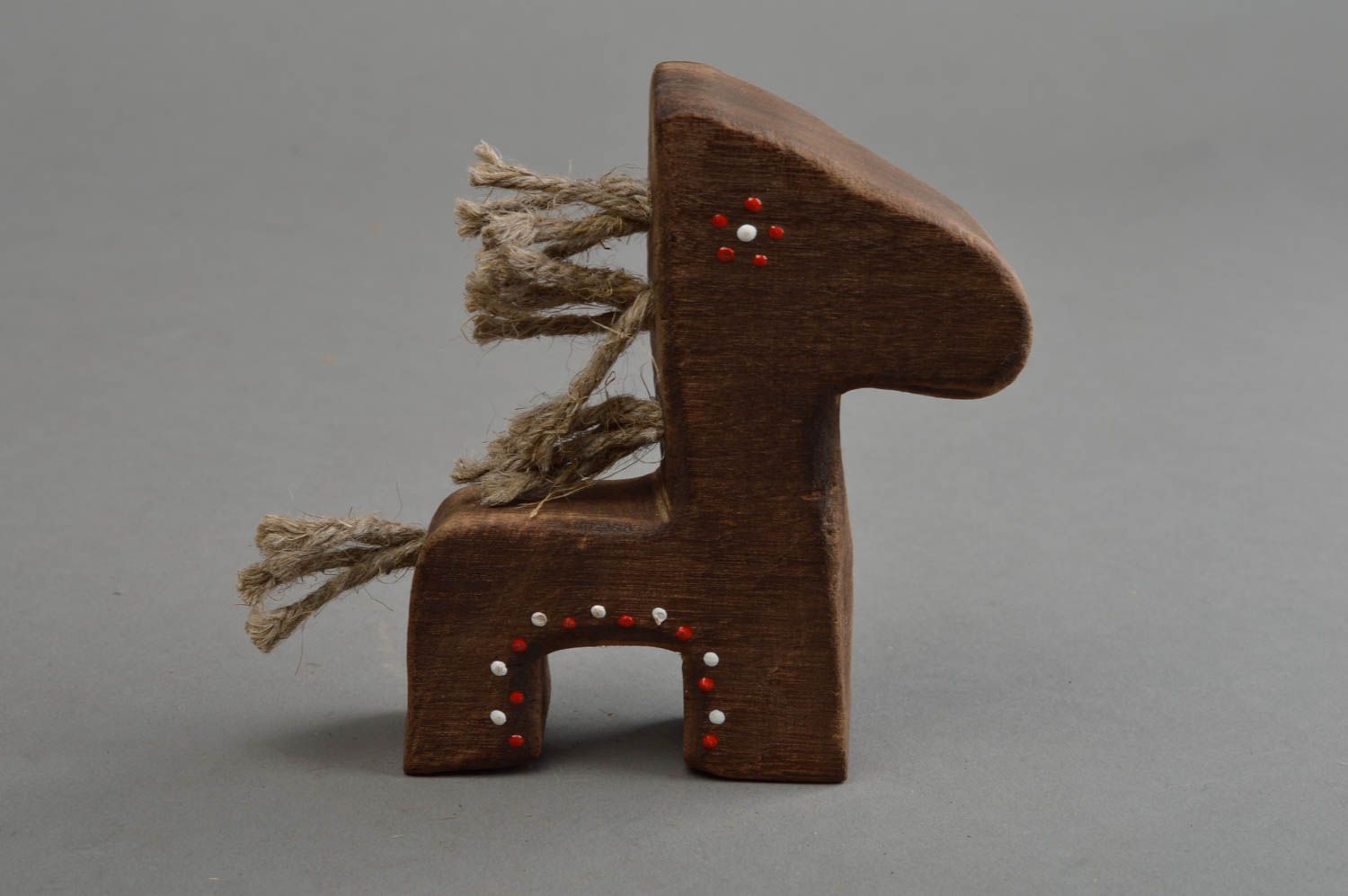 Figurine en bois de pin et cordons de lin faite main écologique Cheval photo 2