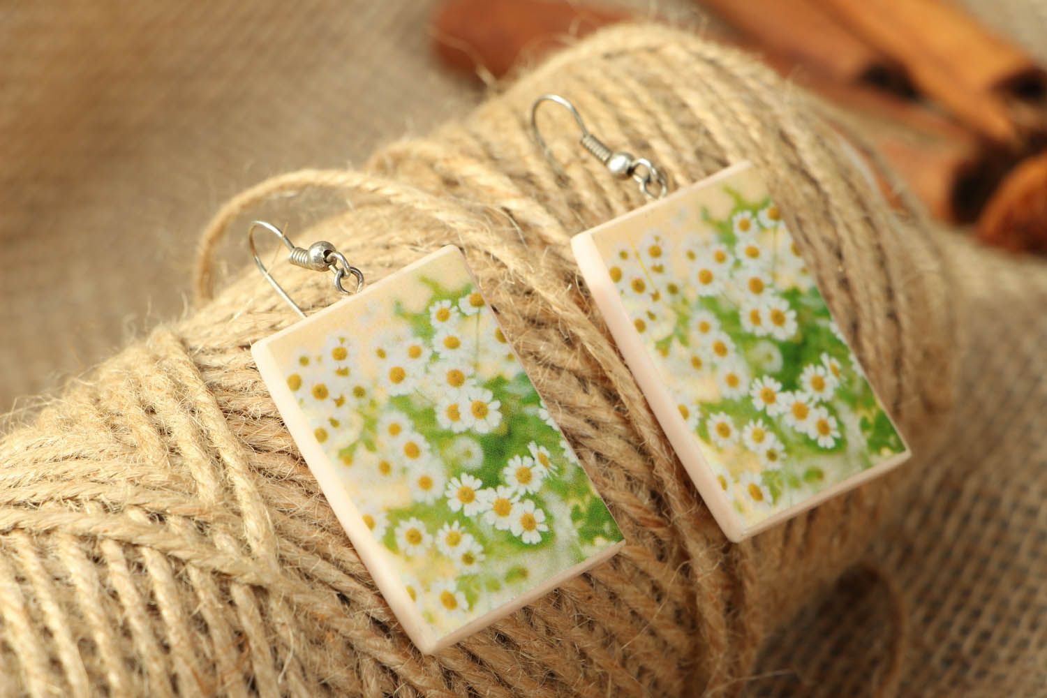 Earrings with daisies made using the decoupage technique  photo 3
