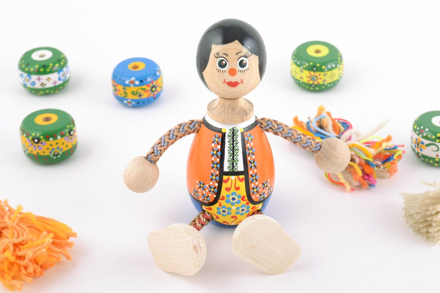 Деревянная игрушка девочка с росписью ручной работы авторская милая для дома фото 1