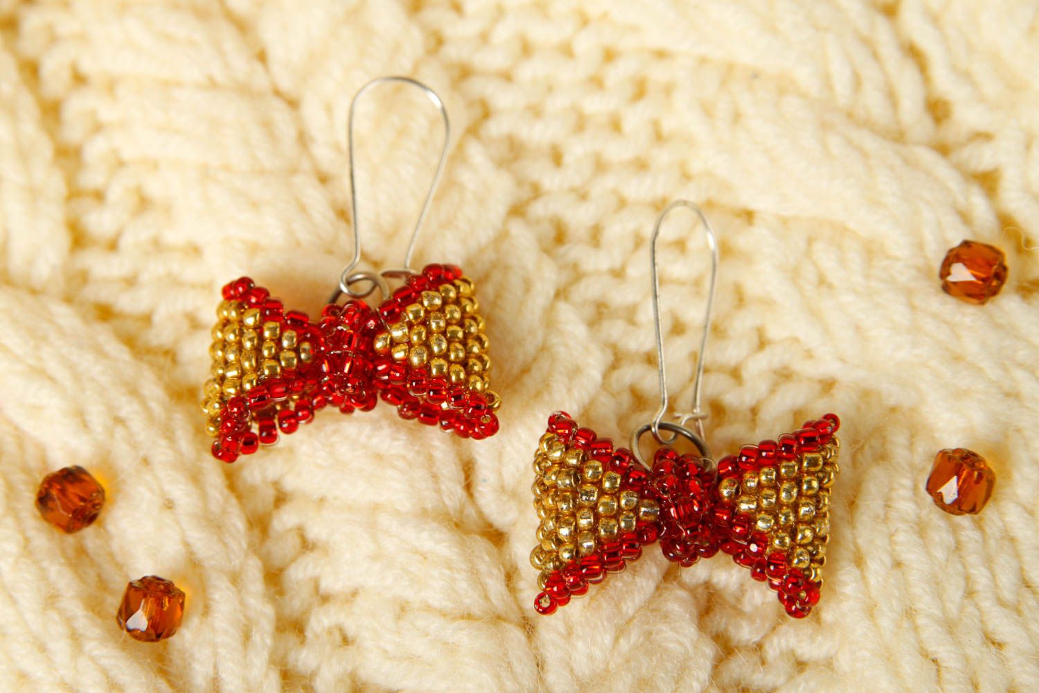 Handmade delicate earrings beaded earrings for women stylish accessories photo 1
