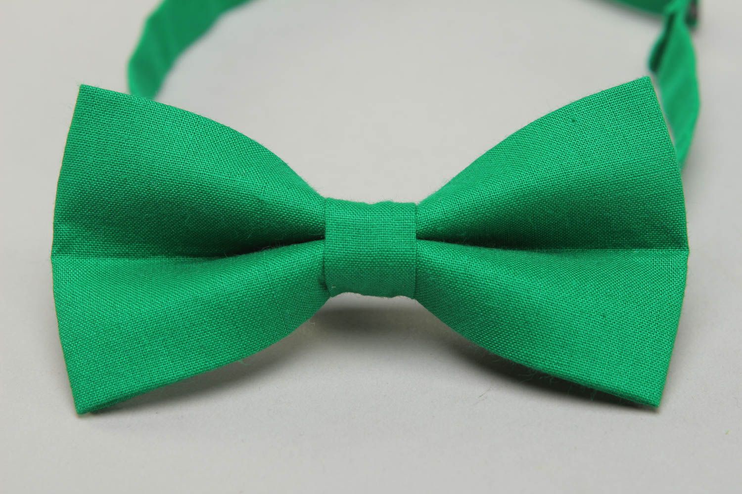 Cotton fabric bow tie of green color photo 2