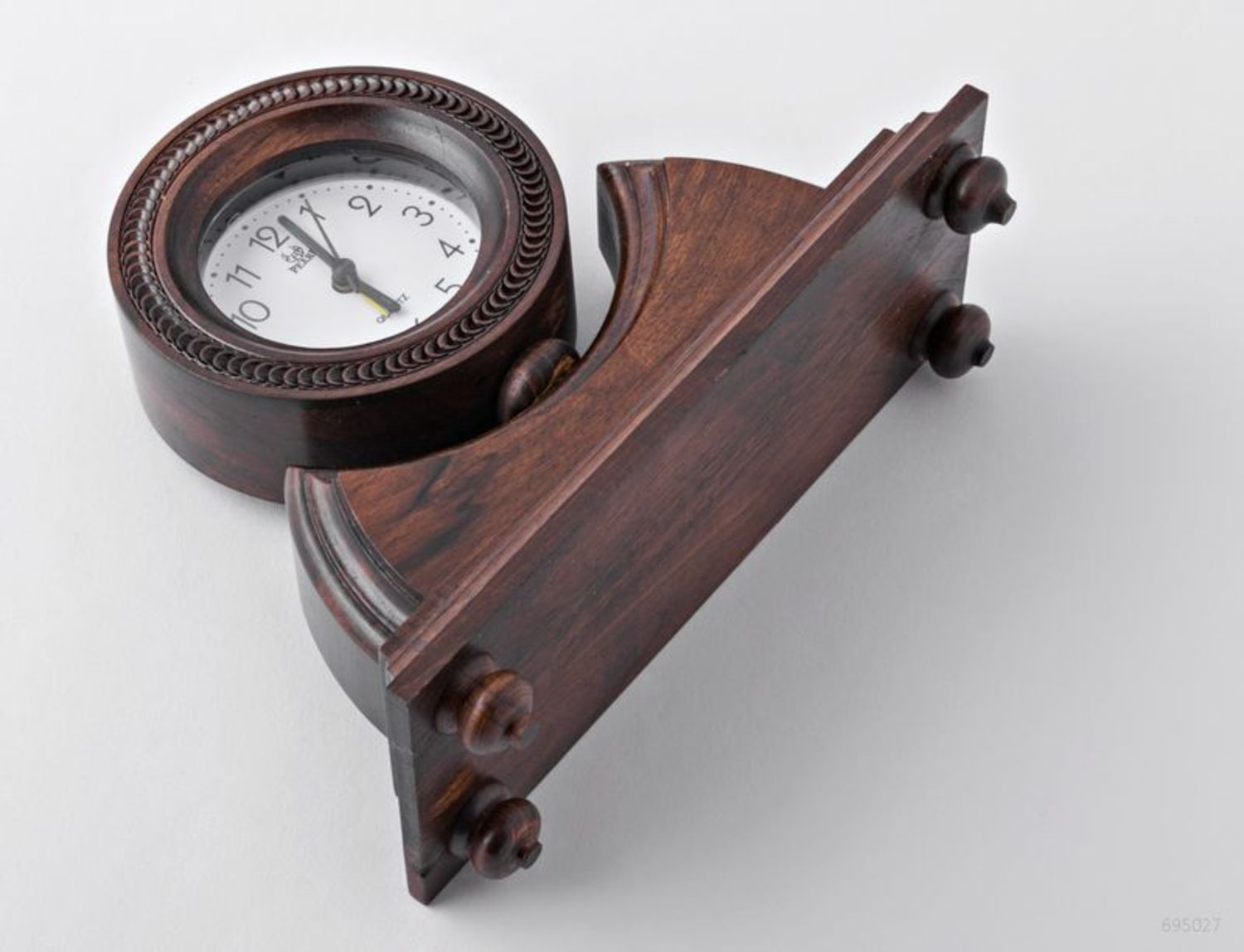 Desktop clock made of wood photo 3