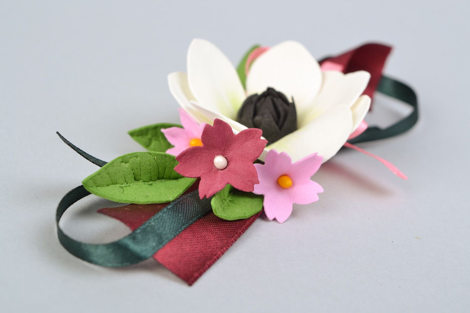 Pulsera para dama de honor hecha a mano con flores de goma EVA foto 4