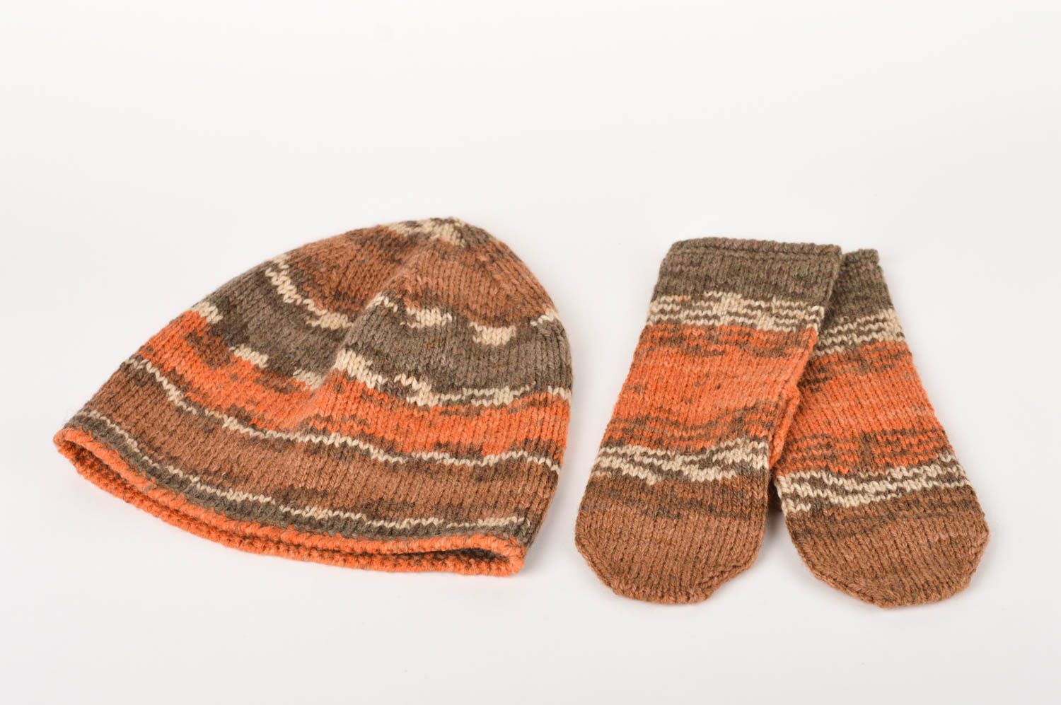 Handmade woolen winter set crocheted cap and mittens warm accessories photo 5