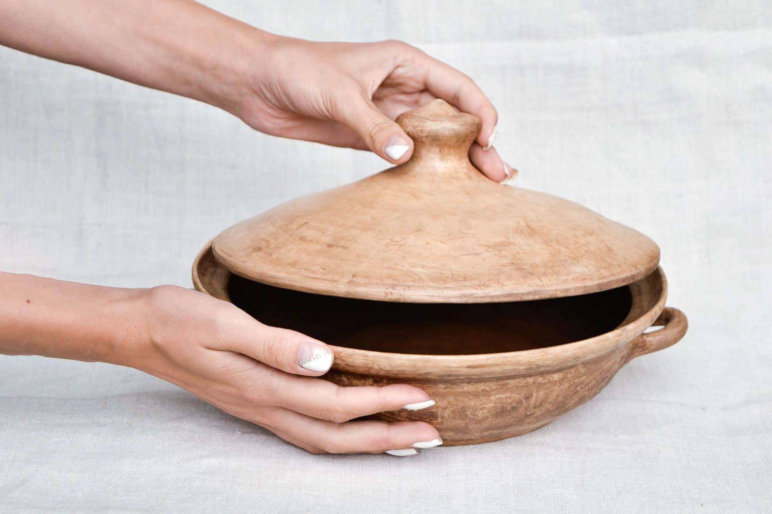 Керамический сотейник ручной работы с крышкой посуда для кухни глиняная посуда фото 2