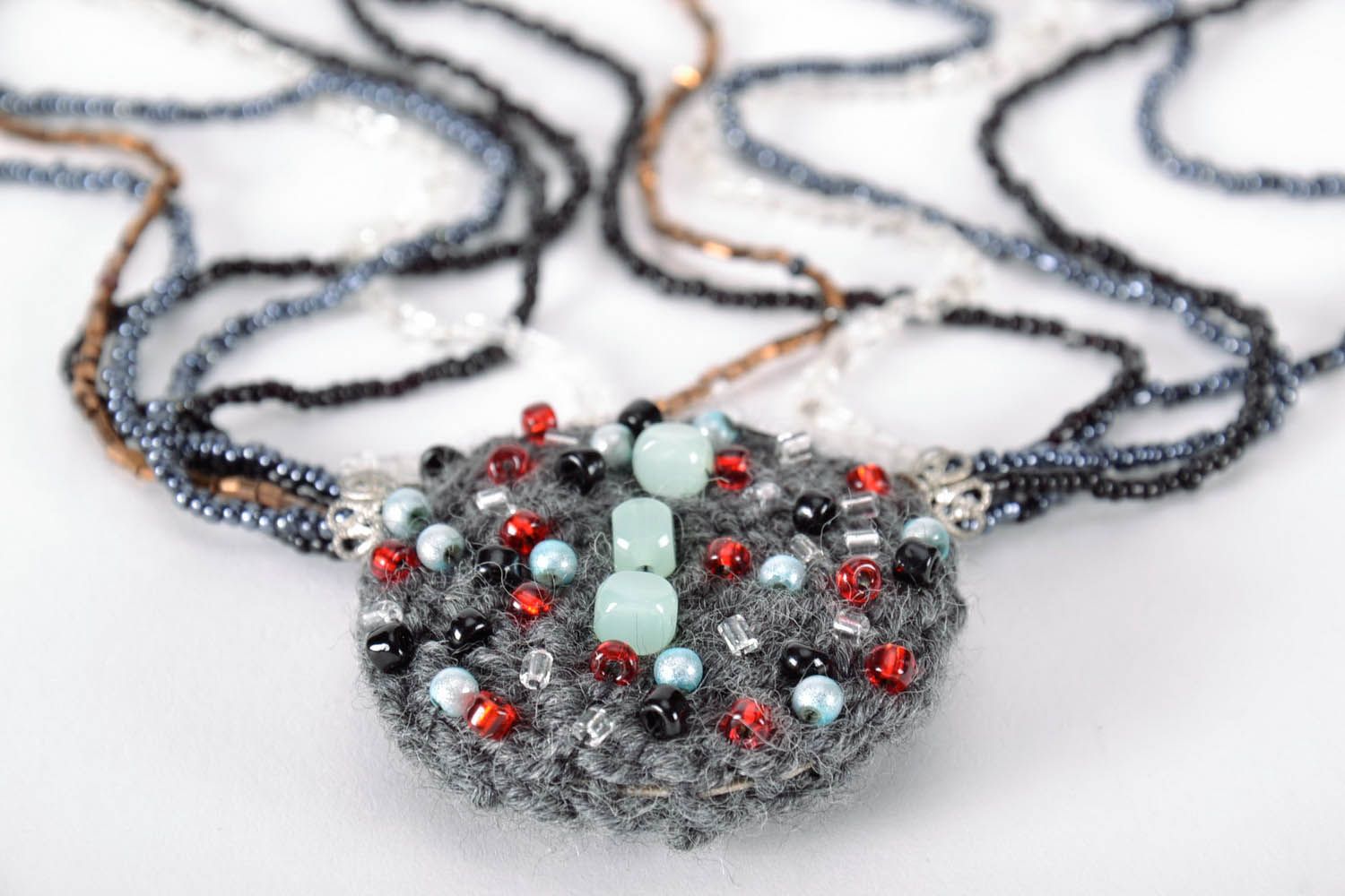 Necklace Crochet with Woolen Yarns photo 1