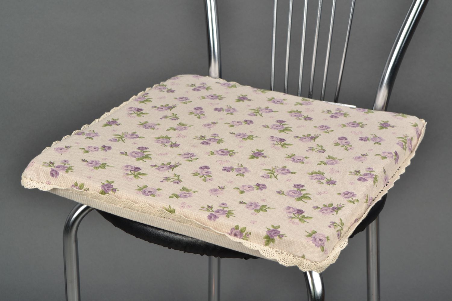 Jolie galette de chaise carrée à fleurs plate faite main décorative design photo 1