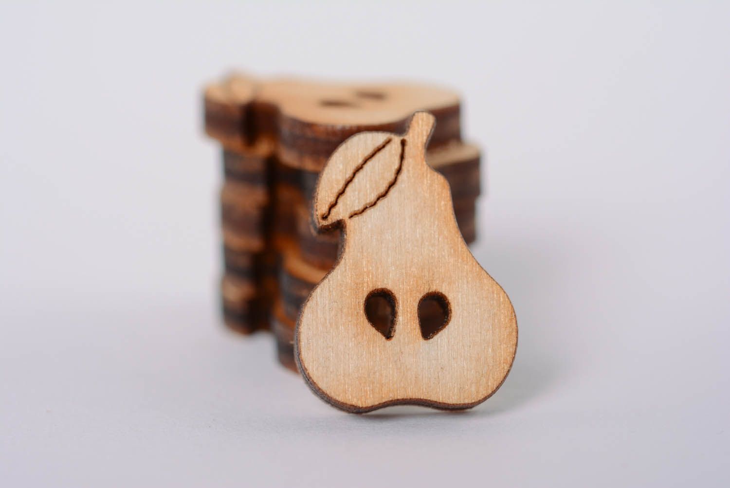 Fourniture de boutons poires faits en bois photo 5