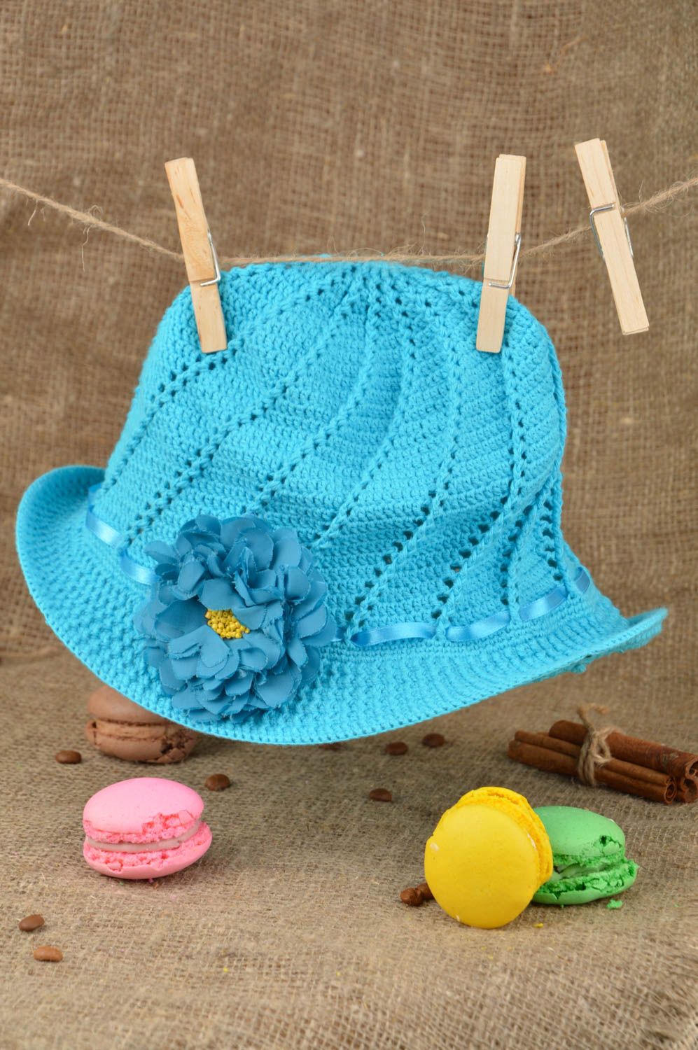 Chapeau pour fille tricoté au crochet fils de coton fait main Fleur Myosotis photo 1