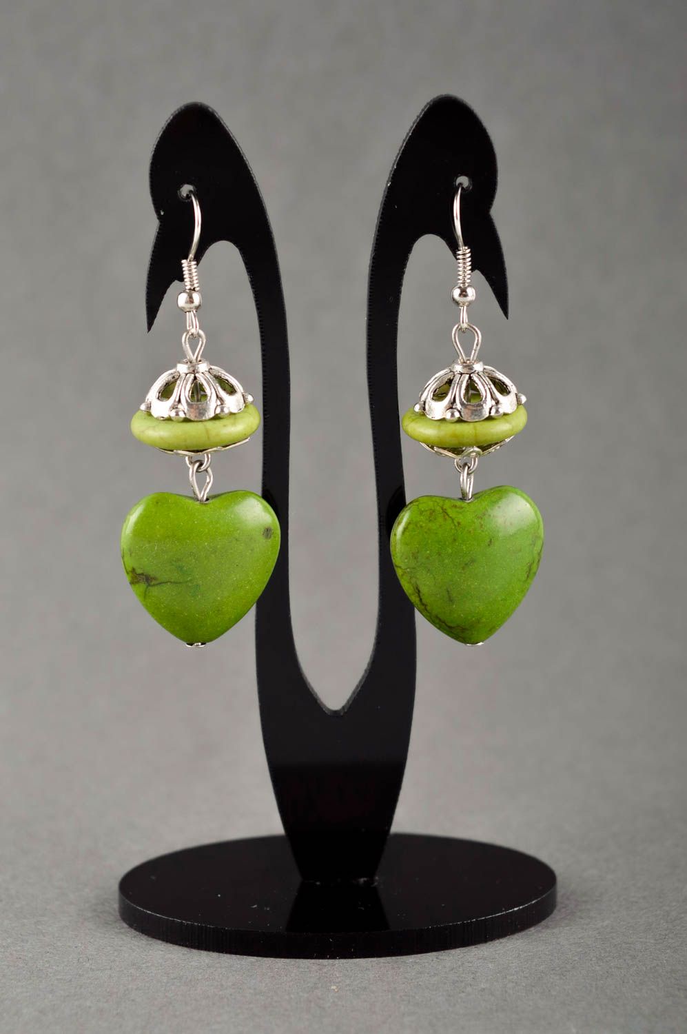 Boucles d'oreilles coeur vert Bijou fait main en pierre naturelle Cadeau femme photo 1