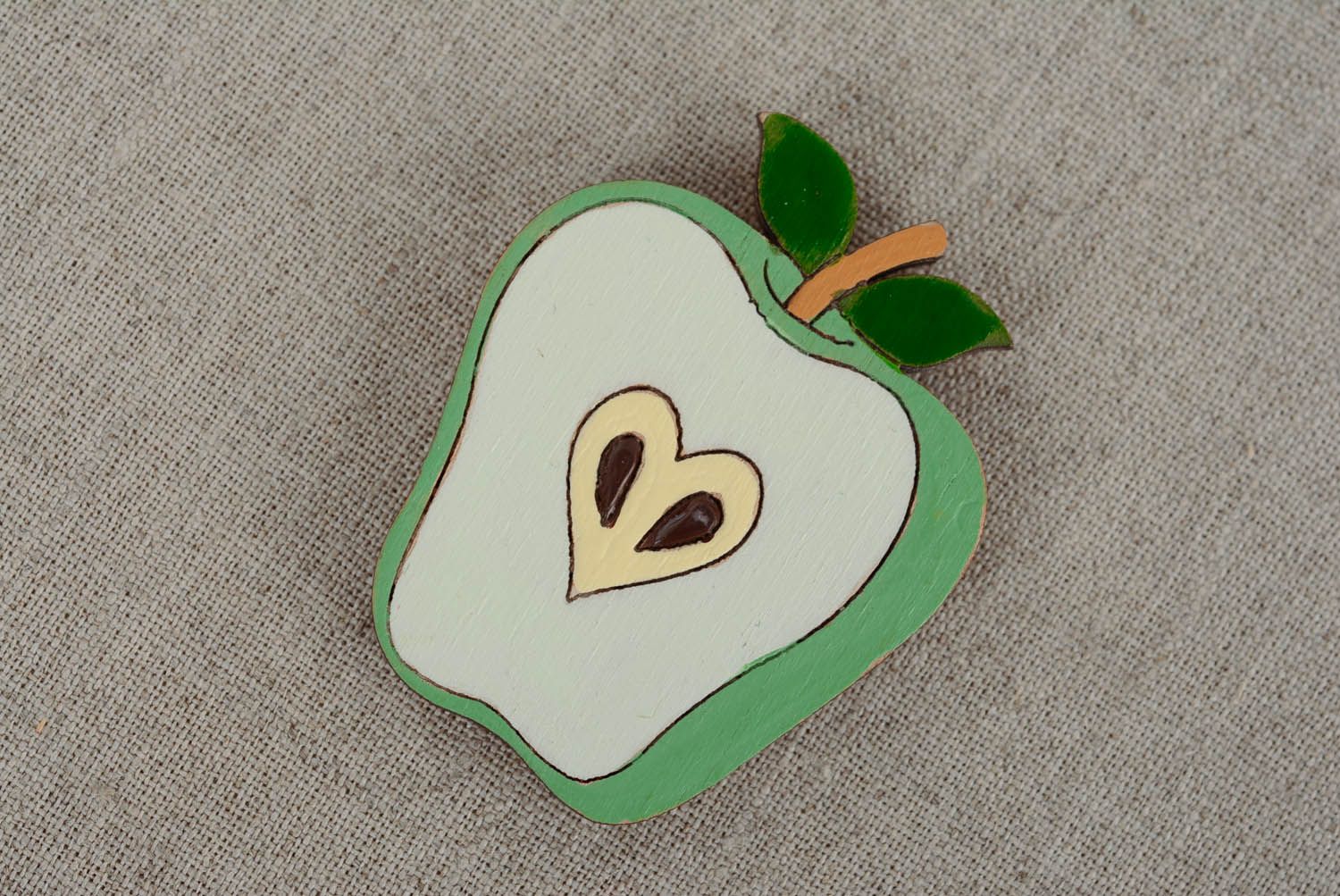 Деревянный магнит на холодильник Зеленое яблоко фото 1