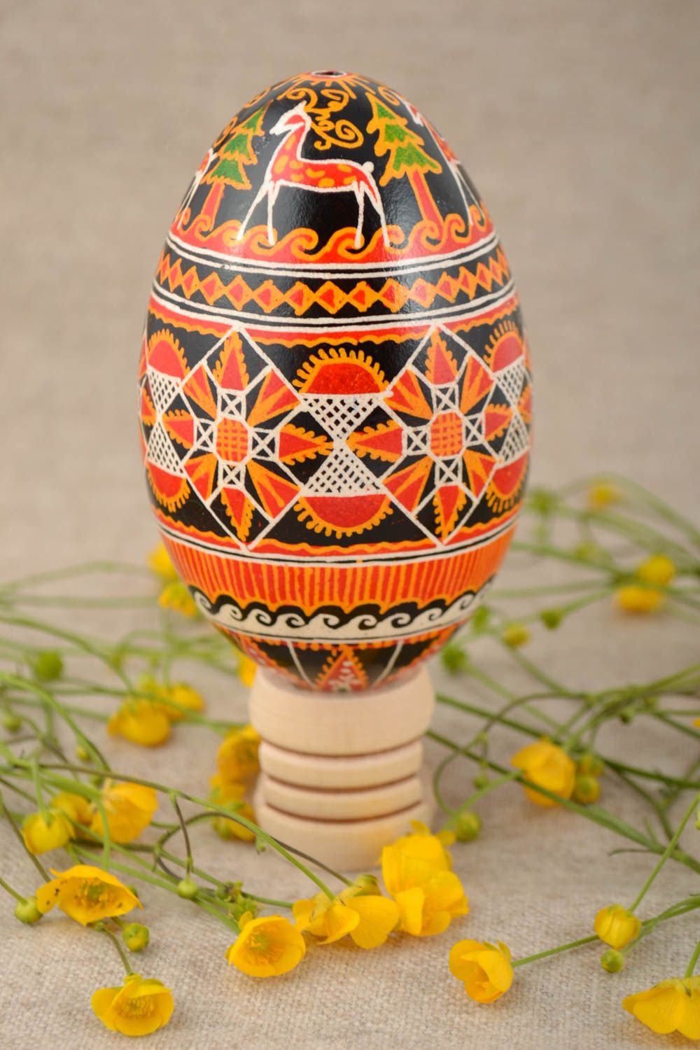 Гусиное пасхальное яйцо расписанное акриловыми красками ручной работы красивое фото 1