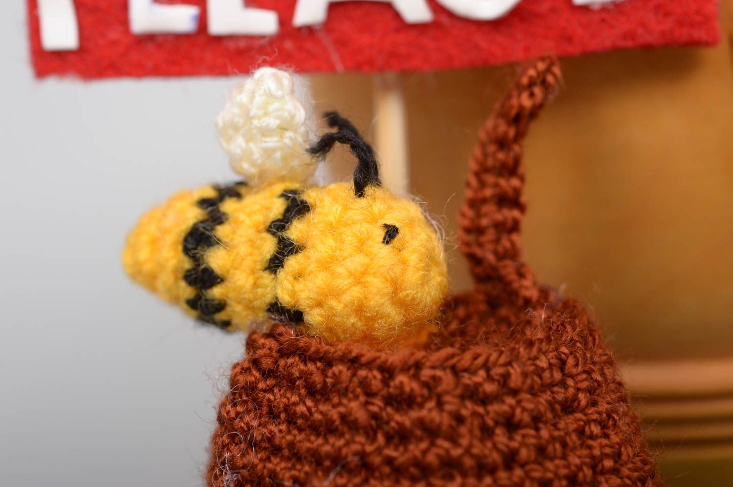 Peluche ourse avec du miel faite main Jouet tricot au crochet Cadeau pour enfant photo 4