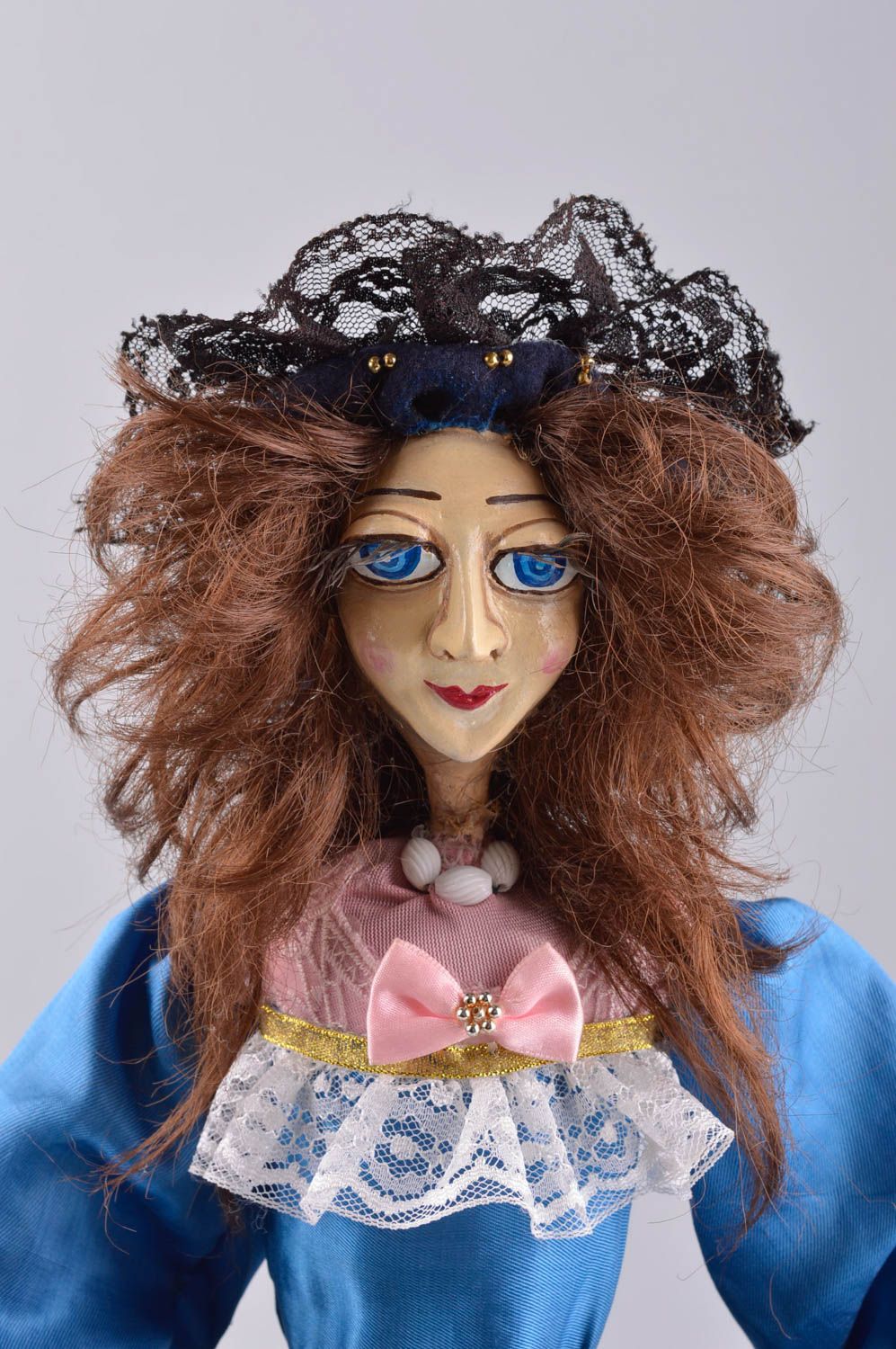 Muñeco de autor hecho a mano juguete decorativo souvenir original con ropa azul foto 2