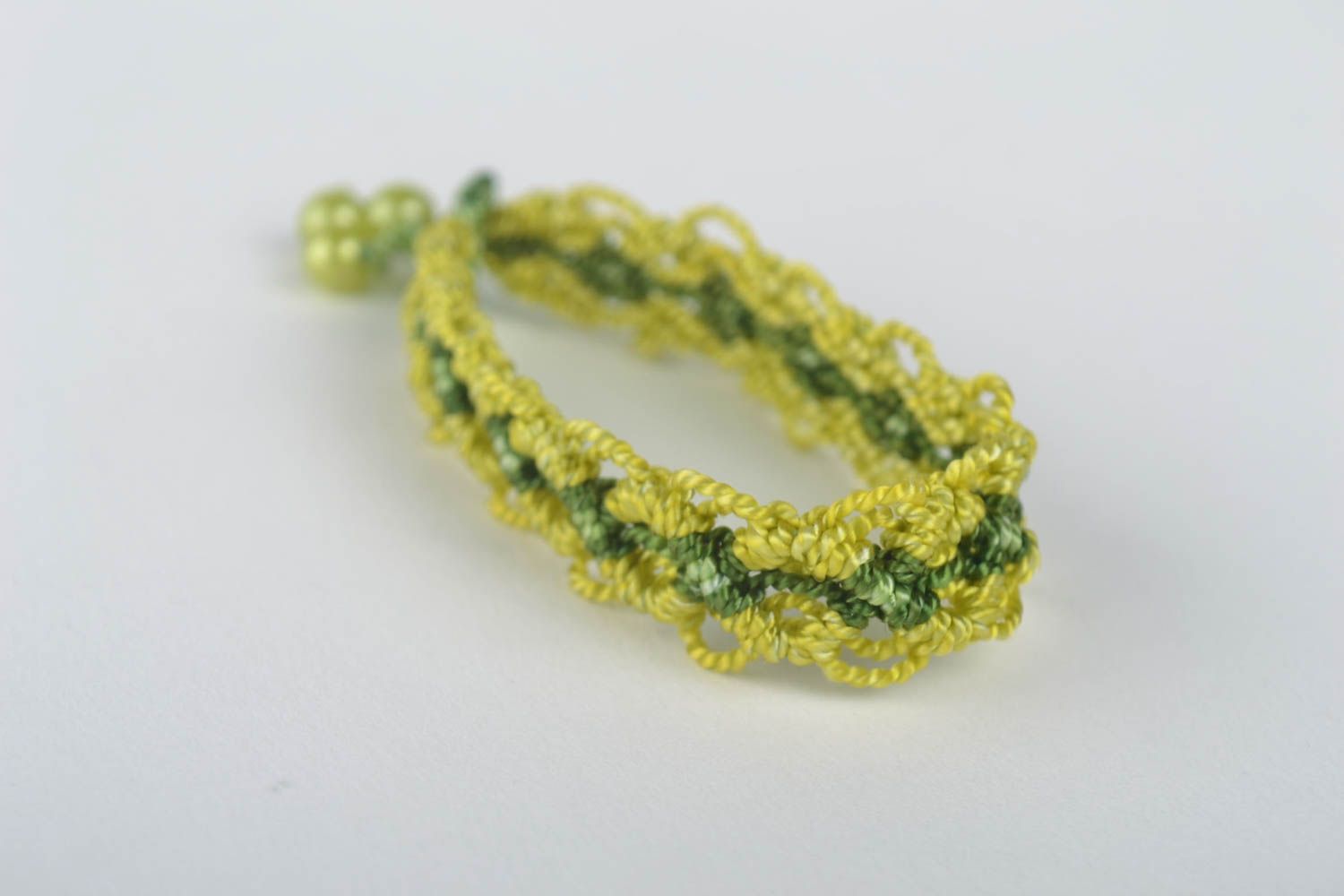 Модный браслет ручной работы браслет из ниток плетеный браслет салатовый фото 3