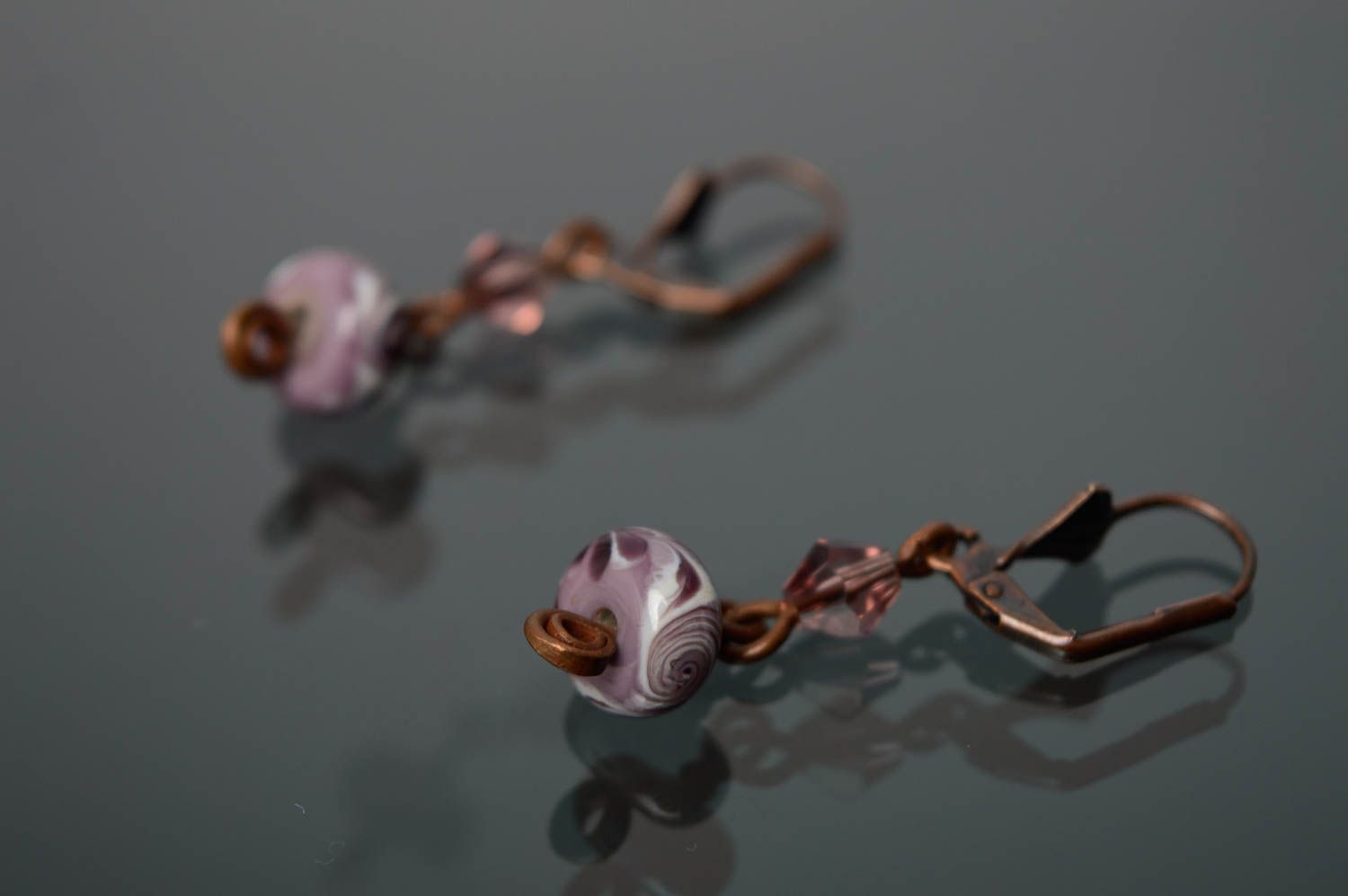 Boucles d'oreilles wire wrapping avec perles au chalumeau  photo 3