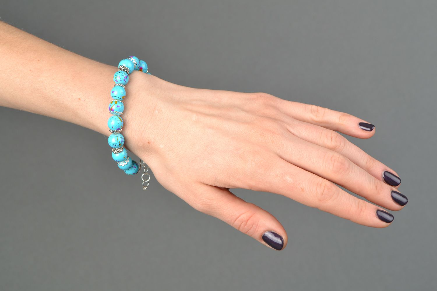 Plain handmade turquoise bead bracelet photo 2