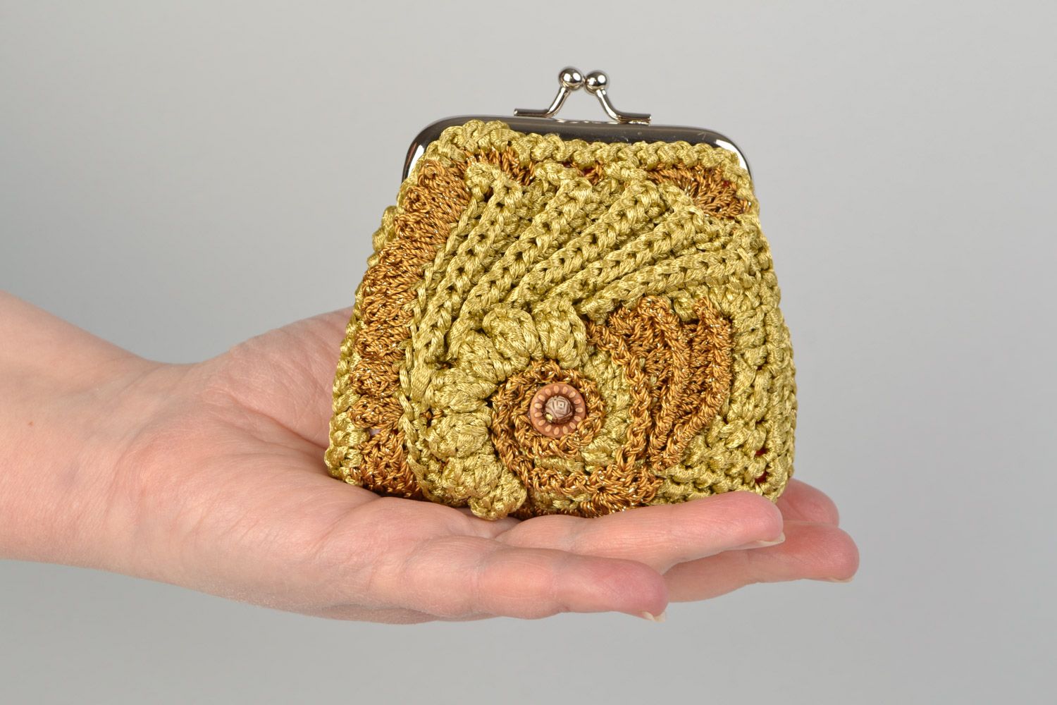 Handmade lace coin purse crocheted of acrylic threads with fermail fastener photo 2