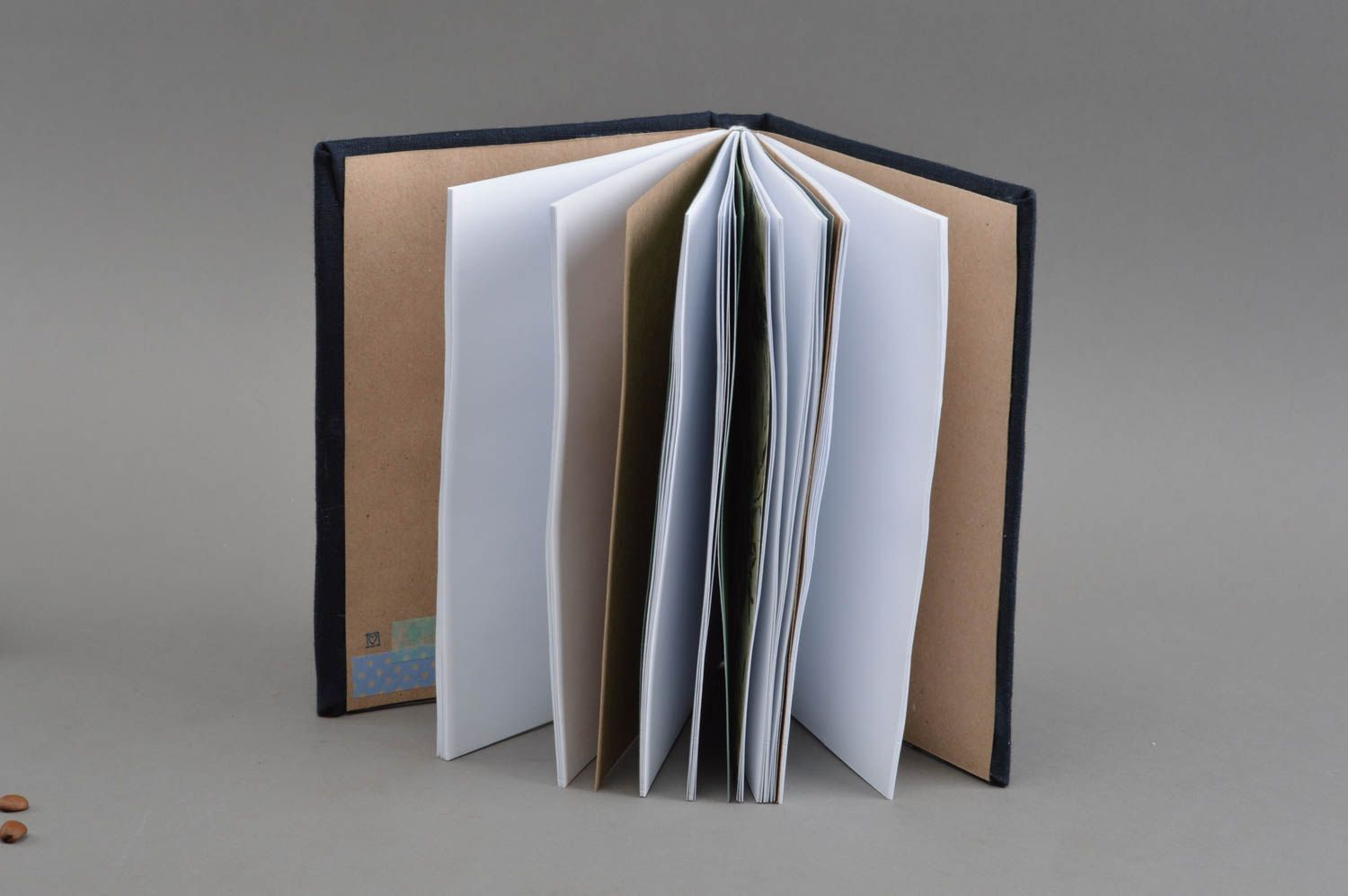 Красивый блокнот с тканевой обложкой ручной работы авторский темный на 80 листов фото 2