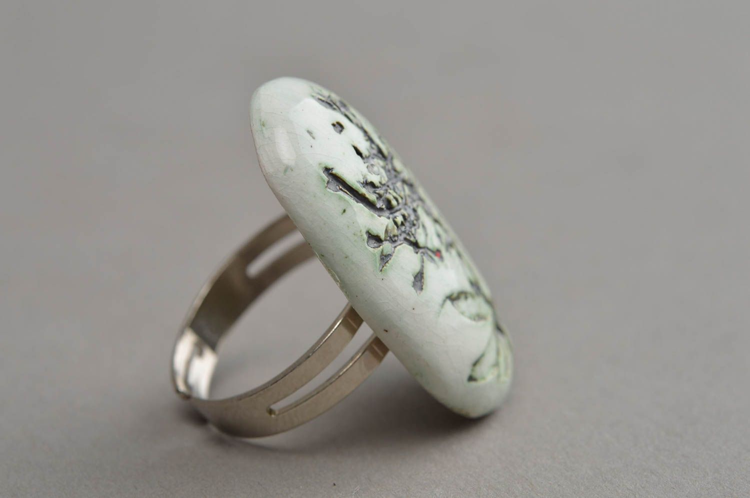 Origineller grüner schöner handgemachter Ring aus Ton für Frauen ohne Größe foto 3