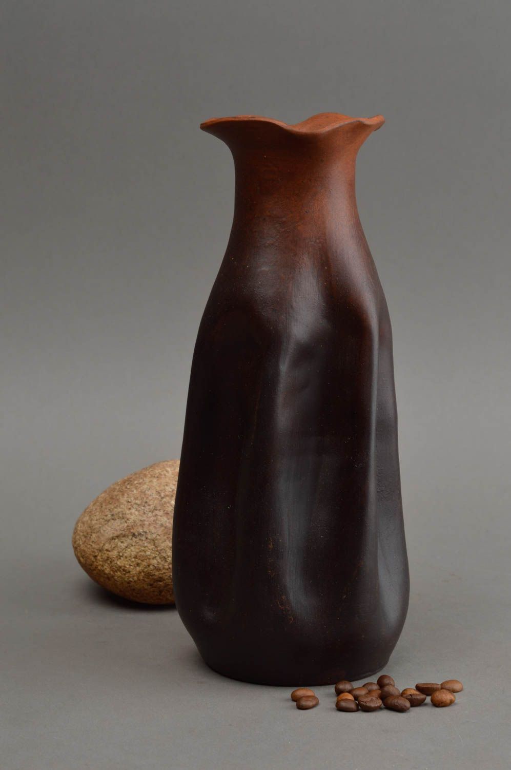Vase décoratif fait main brun en céramique forme originale pour intérieur 60 cl photo 1