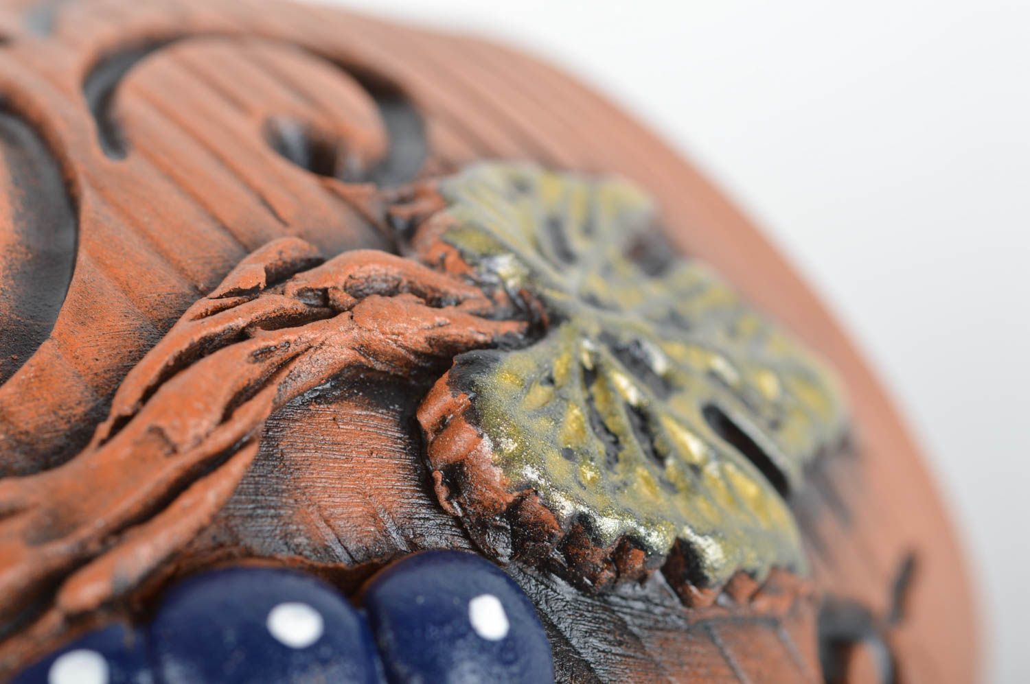Керамический кувшин расписной с глазурью ручной работы Гроздья объемом з00 мл фото 4