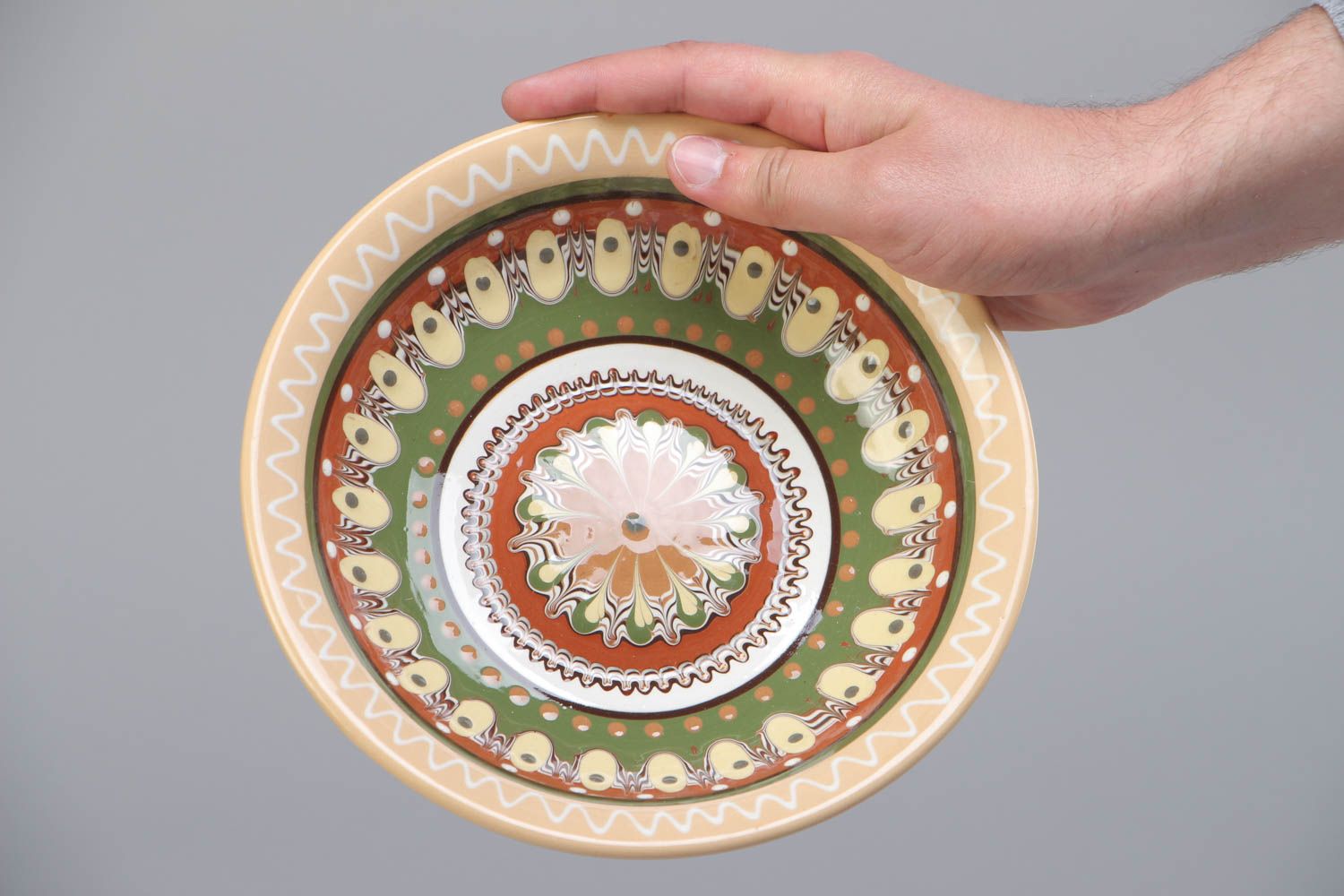 Большая глиняная тарелка глубокая 500 мл с росписью глазурью ручная работа фото 5