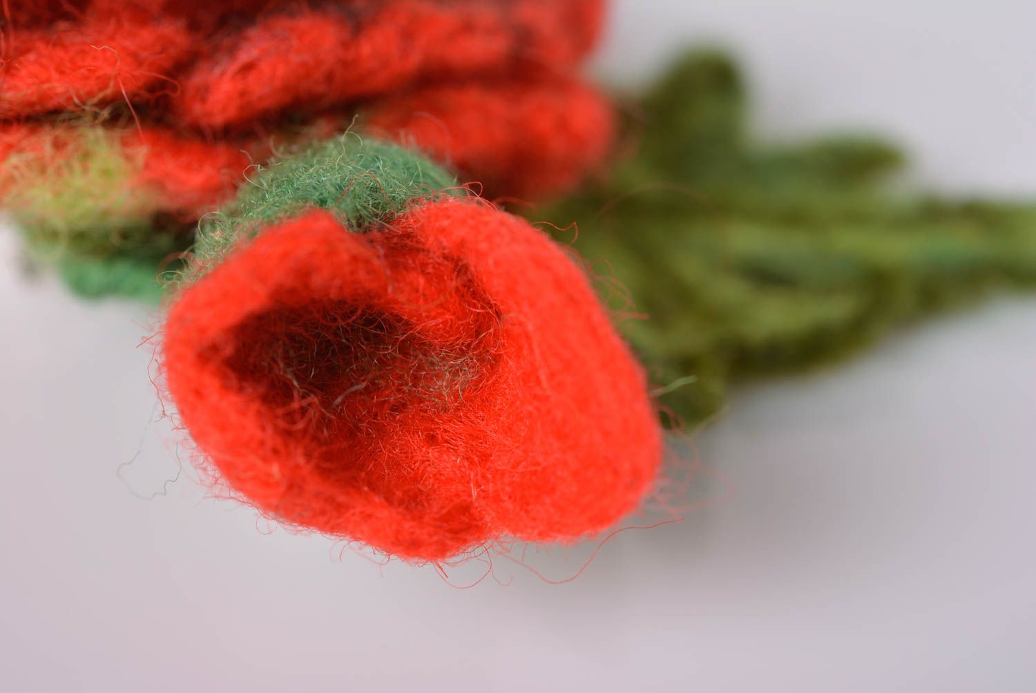 Broche coquelicot faite main Accessoire femme en laine feutrée Cadeau pour femme photo 5