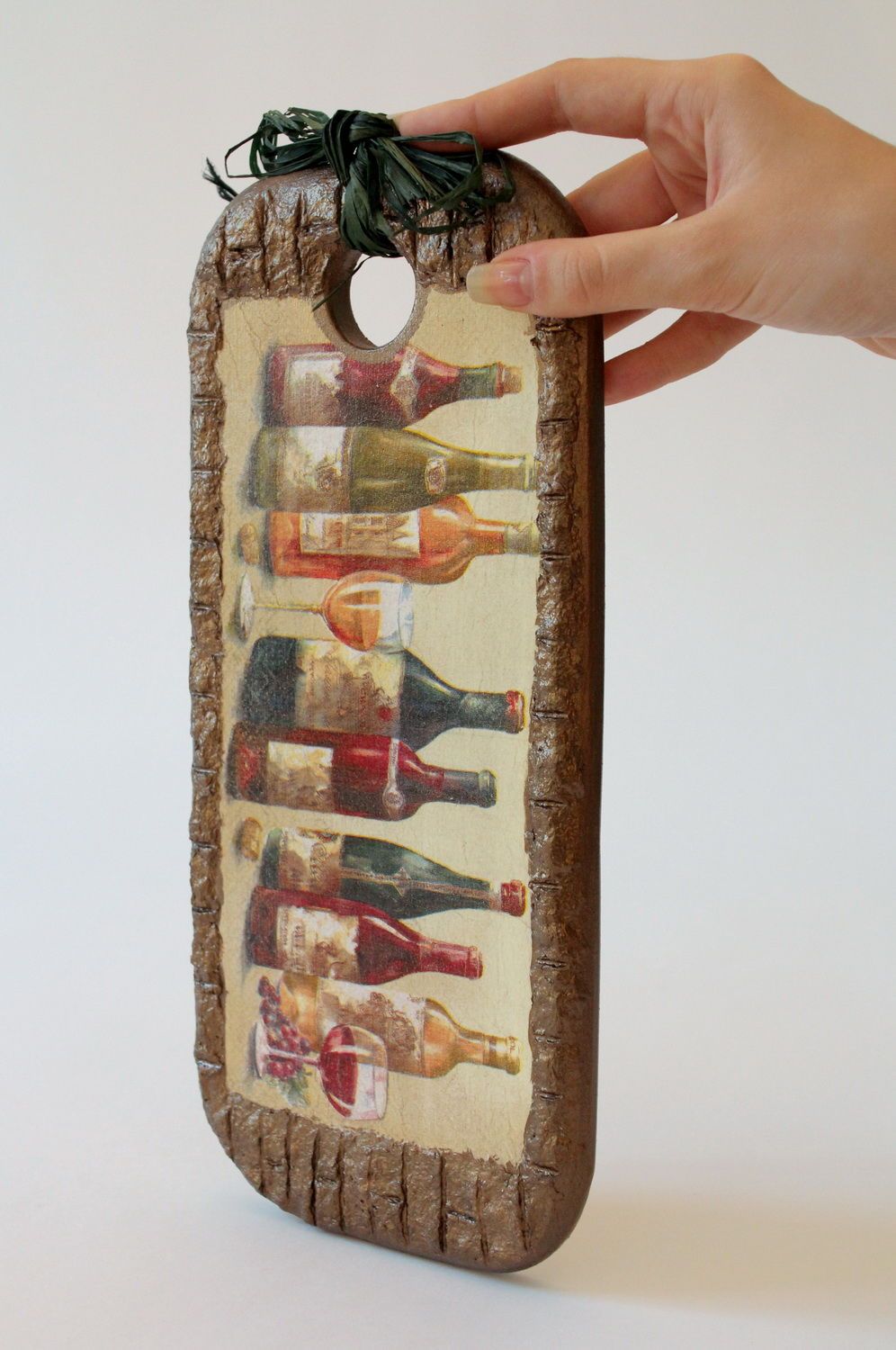 Tagliere di legno fatto a mano oggetto decorativo originale in vino veritas
 foto 5
