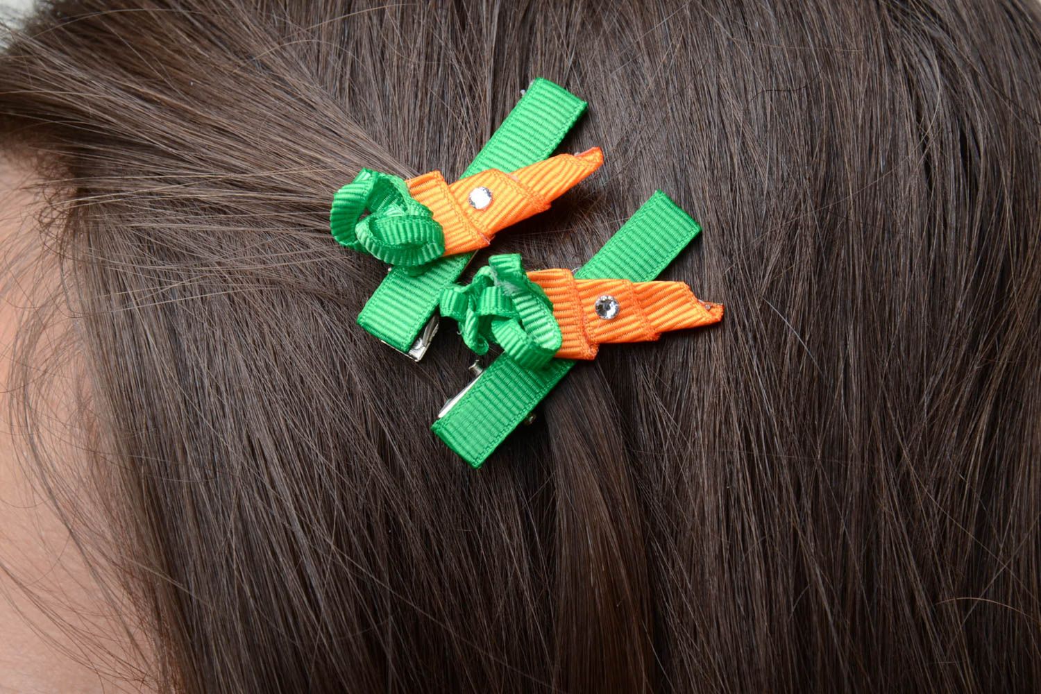 Handgemachte grüne Haarklemmen aus Bändern bunte Accessoires für Mädchen 2 Stück foto 5