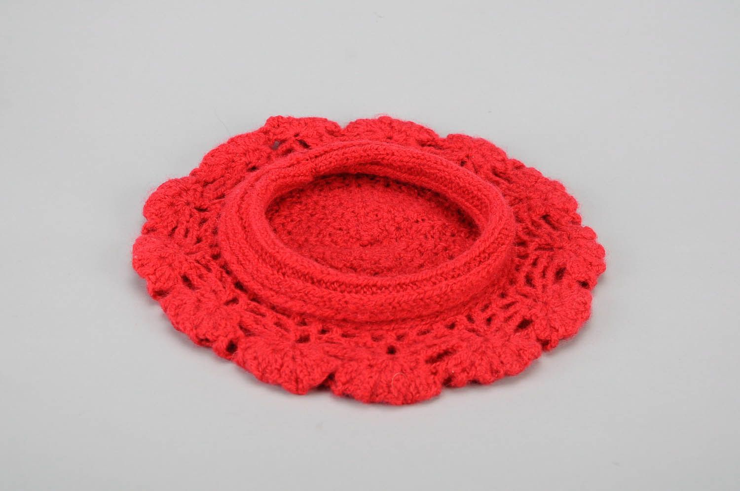 Red Knitted Beret photo 1