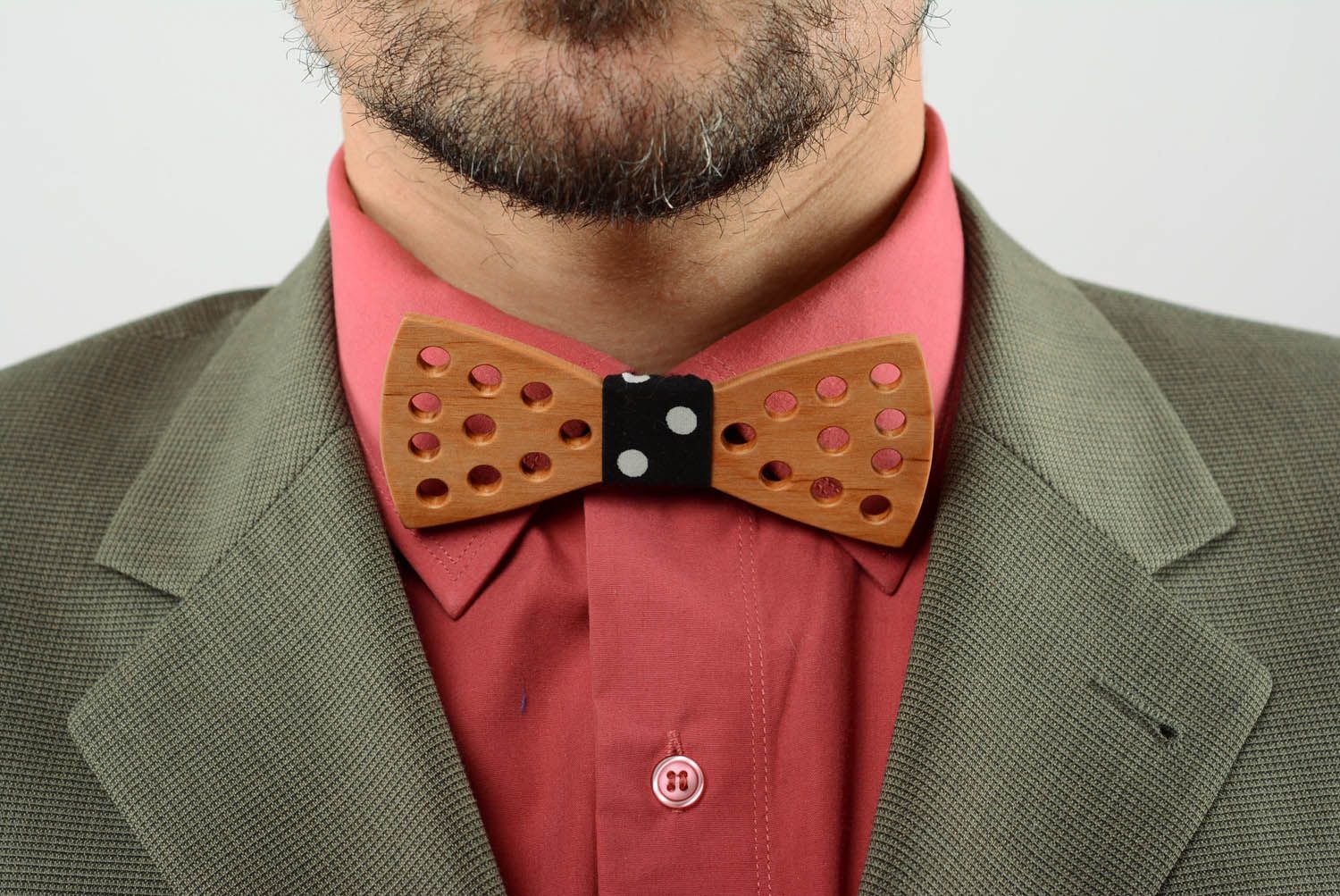 Wooden bow tie Pea photo 1