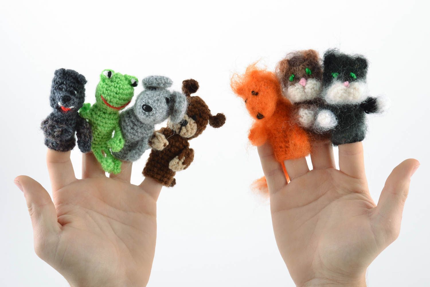 Handmade beautiful finger puppet theatre 7 crocheted toys for children to play photo 2