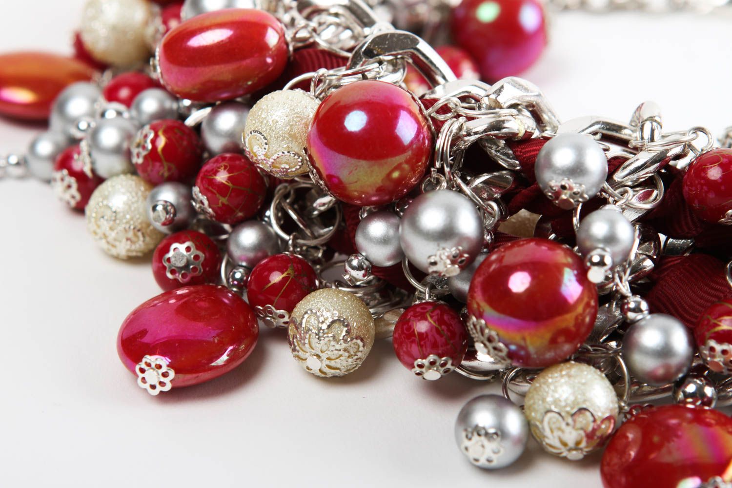 Collier perles fantaisie fait main Bijou rouge Accessoire original Cadeau femme photo 2
