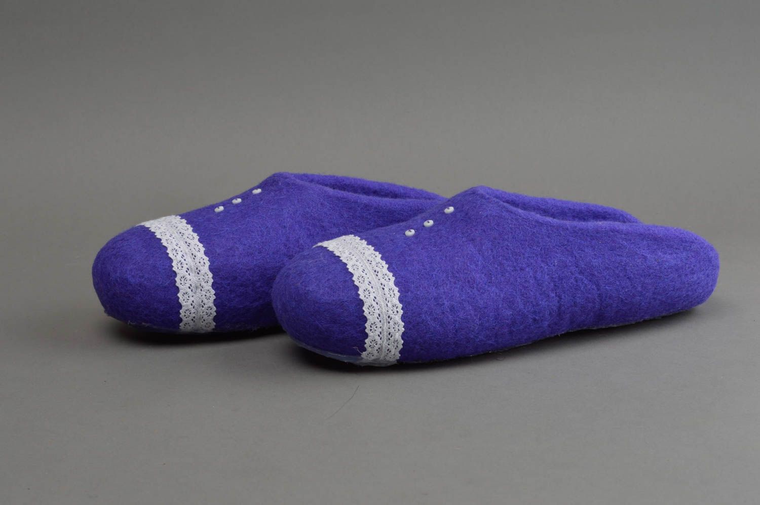 Pantoufles faites main bleues avec dentelles en laine naturelle pour femme photo 2