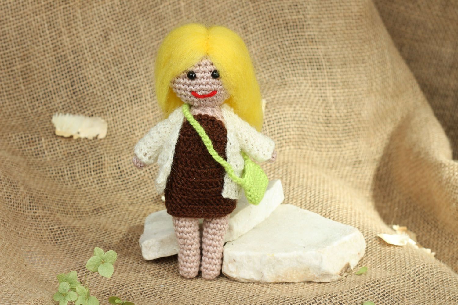 Мягкая вязаная кукла Блондинка фото 5