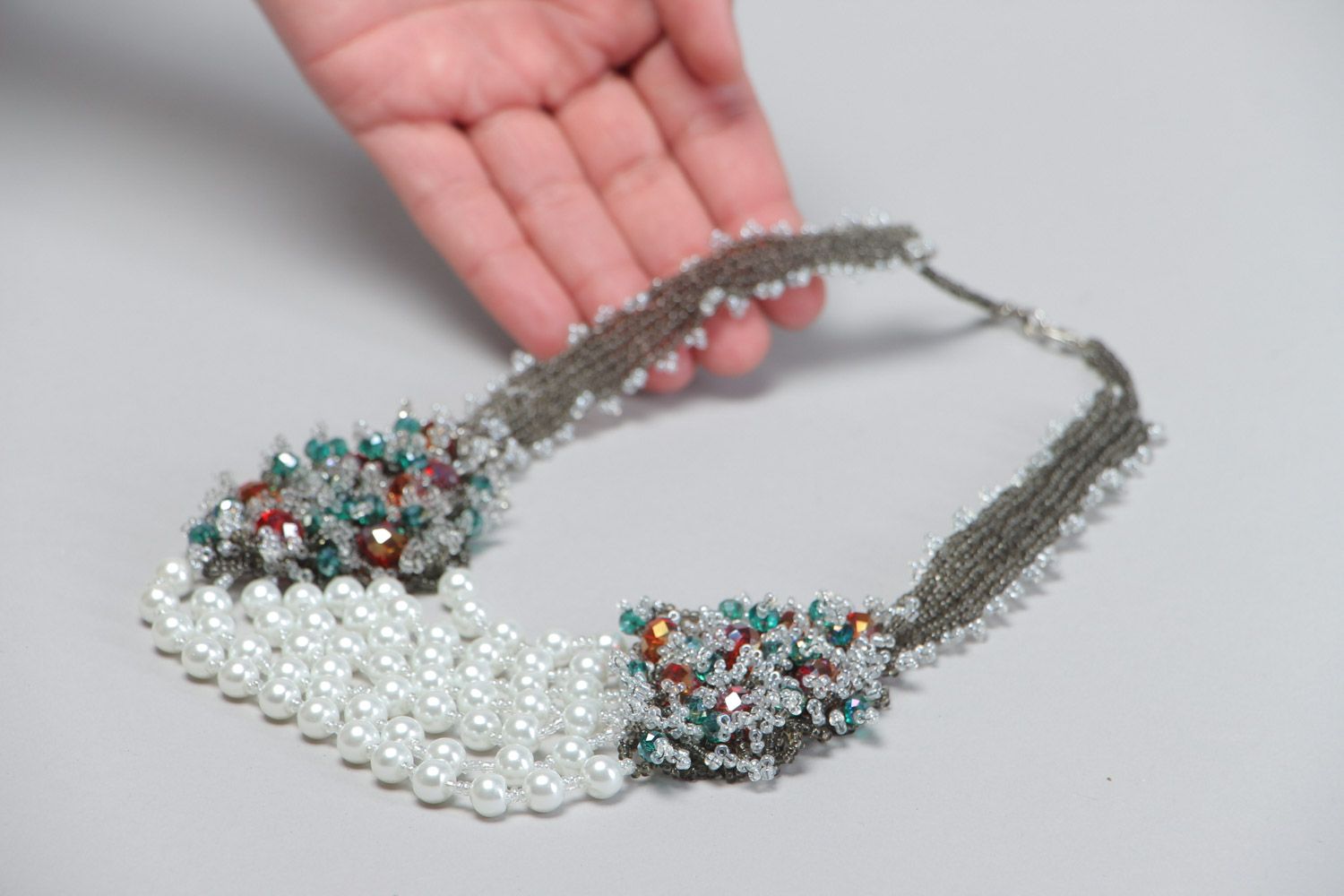 Bright handmade evening bead necklace with artificial pearl photo 5