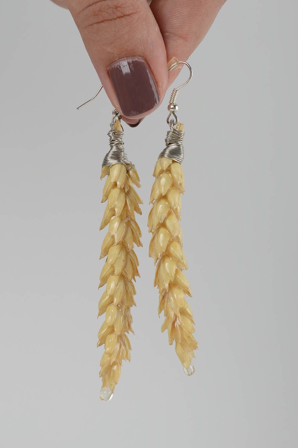 Украшение ручной работы модные серьги с колосками в эпоксидке красивые серьги фото 5